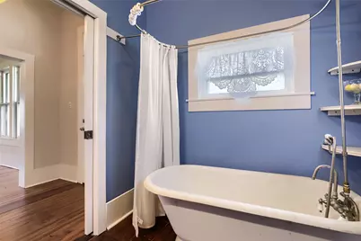 208 N Avenue B, Elgin, TX 78621 - Photo 5