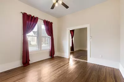 208 N Avenue B, Elgin, TX 78621 - Photo 7