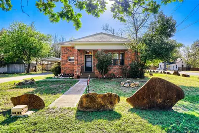 208 N Avenue B, Elgin, TX 78621 - Photo 3