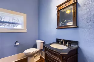 208 N Ave B, Elgin, TX 78621 - Photo 5