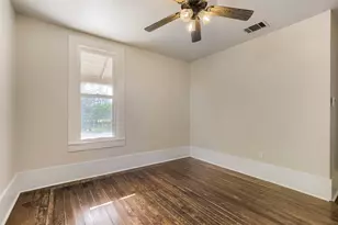 208 N Ave B, Elgin, TX 78621 - Photo 17