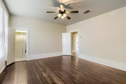 208 N Avenue B, Elgin, TX 78621 - Photo 21