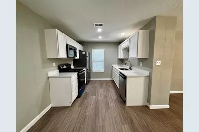 206 W North Loop Boulevard, Austin, TX 78751 - Photo 3