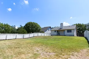 215 Estate Dr, Hutto, TX 78634 - Photo 23