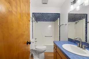 555 E Houston St, Giddings, TX 78942 - Photo 15