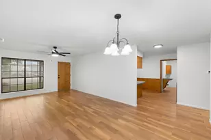 555 E Houston St, Giddings, TX 78942 - Photo 11