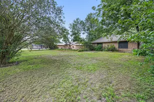 555 E Houston St, Giddings, TX 78942 - Photo 7