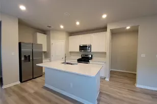 908 Main St, Hutto, TX 78634 - Photo 7