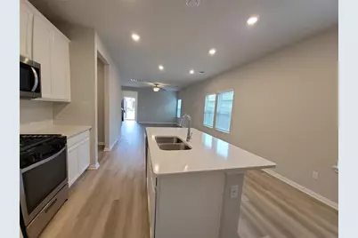 908 Main Street, Hutto, TX 78634 - Photo 9