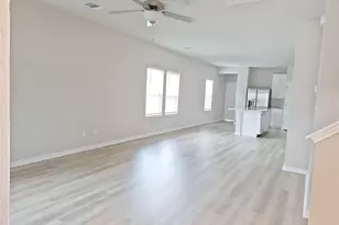 908 Main St, Hutto, TX 78634 - Photo 5
