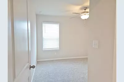 908 Main Street, Hutto, TX 78634 - Photo 17