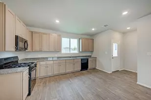 158 Daylily Dr, Elgin, TX 78621 - Photo 13