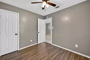 1207 Eleanor St, Austin, TX 78721 - Photo 13