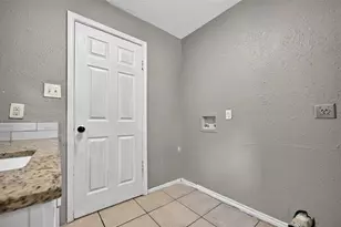 1207 Eleanor St, Austin, TX 78721 - Photo 15