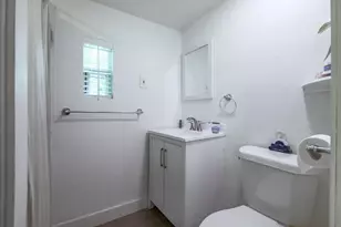 1105 E 3rd St, Austin, TX 78702 - Photo 31