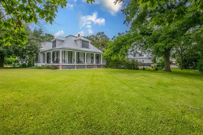 1109 Pecan Street, Bastrop, TX 78602 - Photo 3