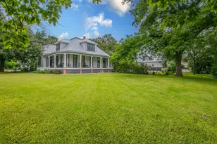 1109 Pecan St, Bastrop, TX 78602 - Photo 3