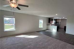 364 Crescent Park Dr, Jarrell, TX 76537 - Photo 7