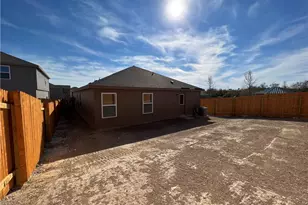 364 Crescent Park Dr, Jarrell, TX 76537 - Photo 23