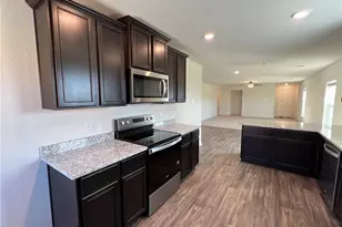364 Crescent Park Dr, Jarrell, TX 76537 - Photo 13