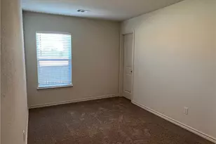 364 Crescent Park Dr, Jarrell, TX 76537 - Photo 21