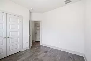 2021 Sharper Mews Ln, Austin, TX 78741 - Photo 7