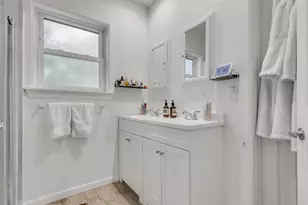 209 E Live Oak St, Austin, TX 78704 - Photo 17