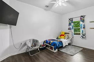 810 Lamar St, Luling, TX 78648 - Photo 17