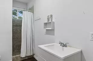 810 Lamar St, Luling, TX 78648 - Photo 15