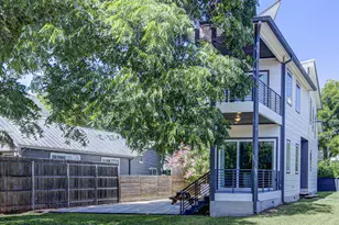 2406 E 16th St, Austin, TX 78702 - Photo 3