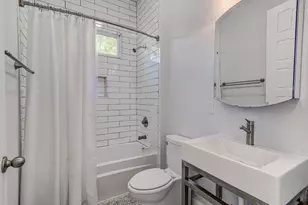 2406 E 16th St, Austin, TX 78702 - Photo 21