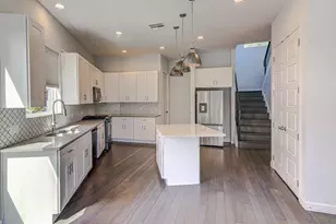 2406 E 16th St, Austin, TX 78702 - Photo 17