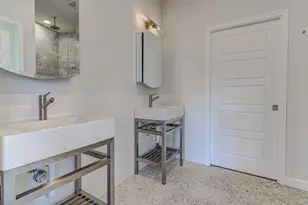 2406 E 16th St, Austin, TX 78702 - Photo 27