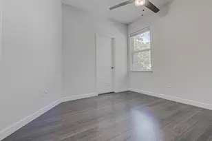 2406 E 16th St, Austin, TX 78702 - Photo 9