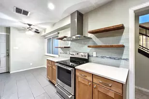 8305 Greenslope Dr, Austin, TX 78759 - Photo 9