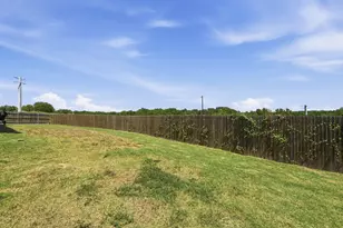 405 W Andover Ln, Uhland, TX 78640 - Photo 33