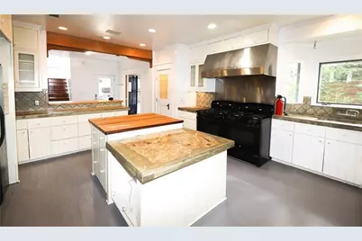 1305 Lorraine Street, Austin, TX 78703 - Photo 9