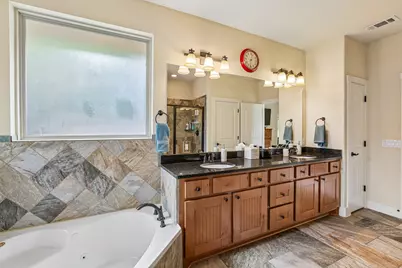 1058 Daviot Drive, Spicewood, TX 78669 - Photo 19