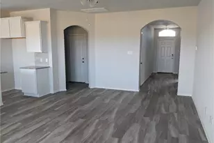 119 Kyra Ln, Taylor, TX 76574 - Photo 9