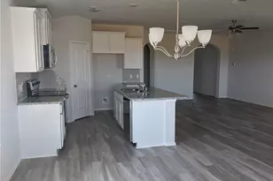 119 Kyra Ln, Taylor, TX 76574 - Photo 3