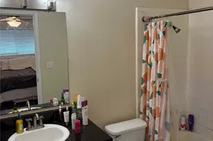 304 E 33rd St, Austin, TX 78705 - Photo 5