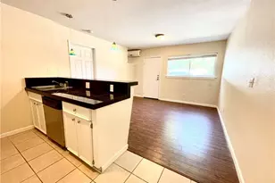 304 E 33rd St, Austin, TX 78705 - Photo 11