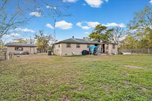 250 Rick Rd, La Grange, TX 78945 - Photo 27