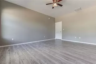 135 Valle Verde Dr, Del Valle, TX 78617 - Photo 17
