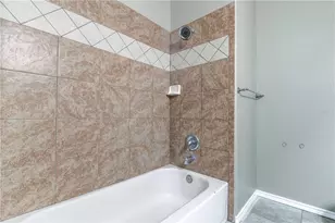 135 Valle Verde Dr, Del Valle, TX 78617 - Photo 13