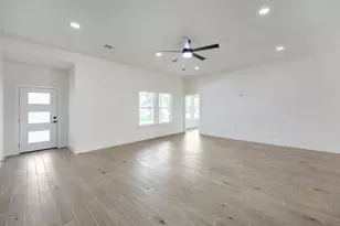 334 Nene Ln, Bastrop, TX 78602 - Photo 5