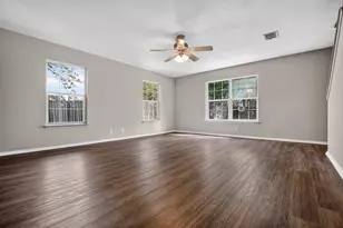 1422 Meadow Pkwy, San Marcos, TX 78666 - Photo 7