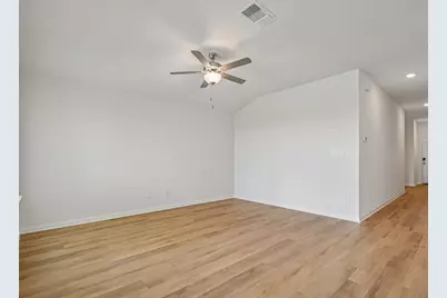 132 Sleep Hollow, Jarrell, TX 76537 - Photo 3