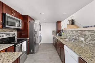 1 Crystal Springs Ct Ct, The Hills, TX 78738 - Photo 9