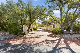 1 Crystal Springs Ct Ct, The Hills, TX 78738 - Photo 35